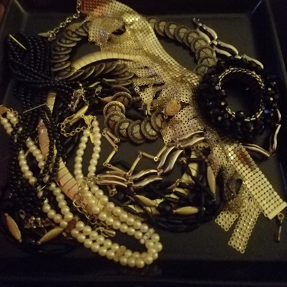 Meet your Posher, Cynthia - Picture 4 of 9